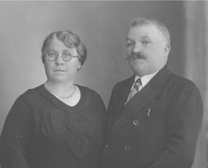 Angeline Marie Sayettat and her husband Paul in 1930